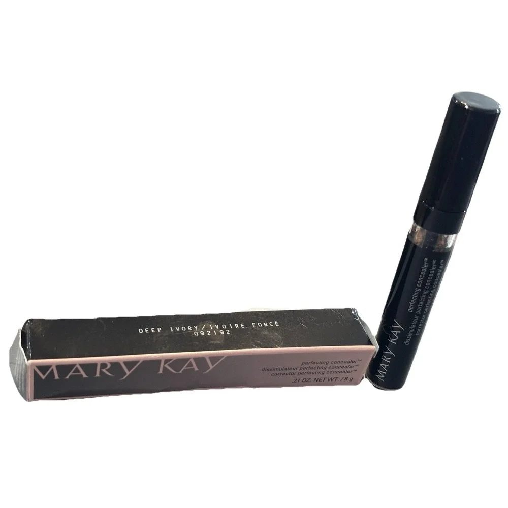 New In Box Mary Kay Perfecting Concealer Deep IVORY ~ Full Size  .21 oz~ 092192